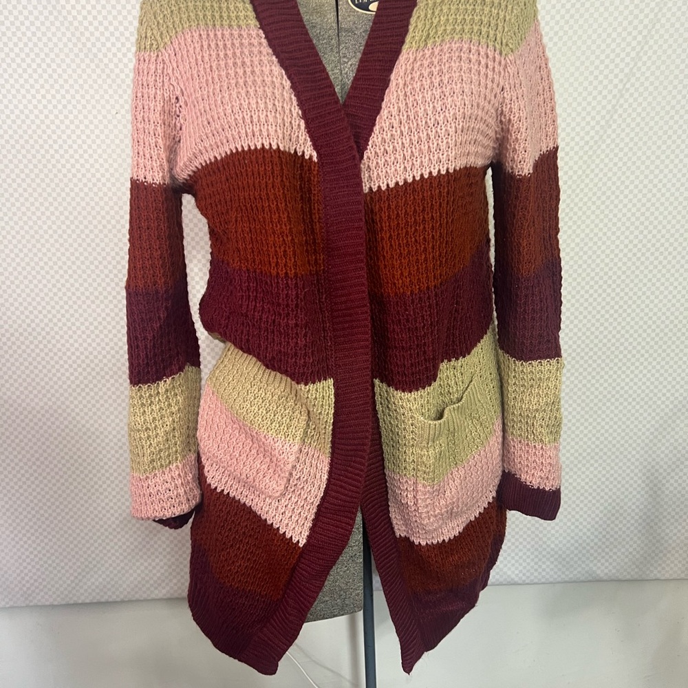 Coco & Shay‎ Women’s Gray Pink, Red & Tan Knit Cardigan With Pockets– Size M